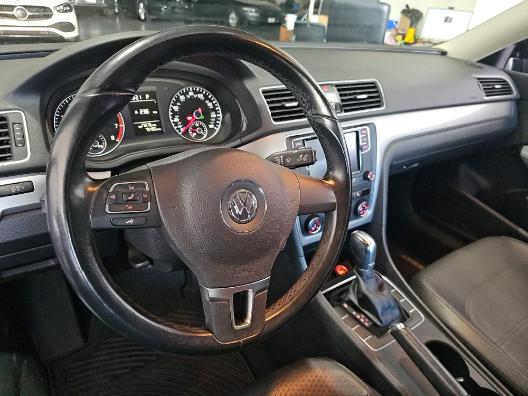 Volkswagen Passat 4dr Sdn 1.8T Auto Wolfsburg Ed PZEV *Ltd Avail* 2015
