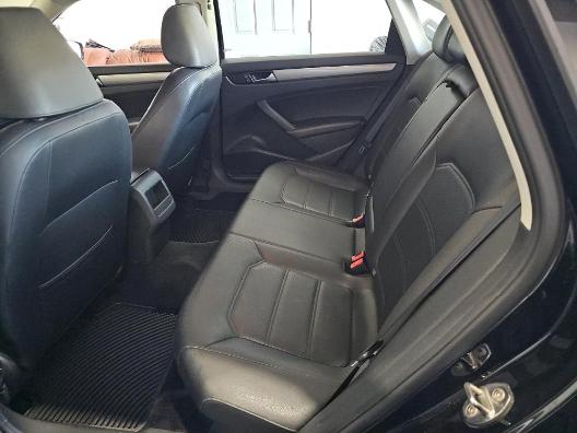 Volkswagen Passat 4dr Sdn 1.8T Auto Wolfsburg Ed PZEV *Ltd Avail* 2015