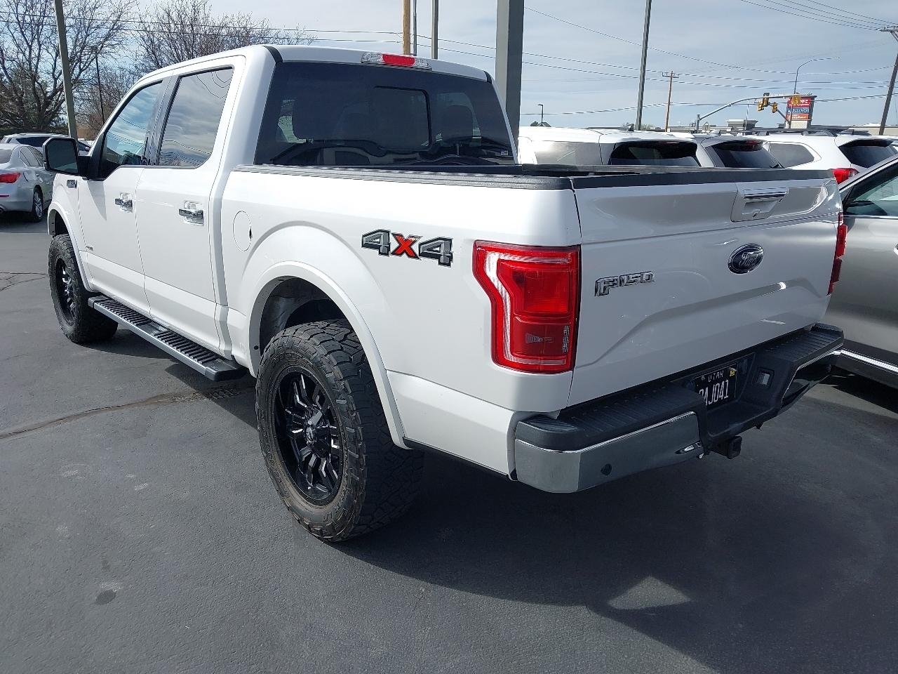 Ford F-150 4WD SuperCrew 145" Lariat 2016