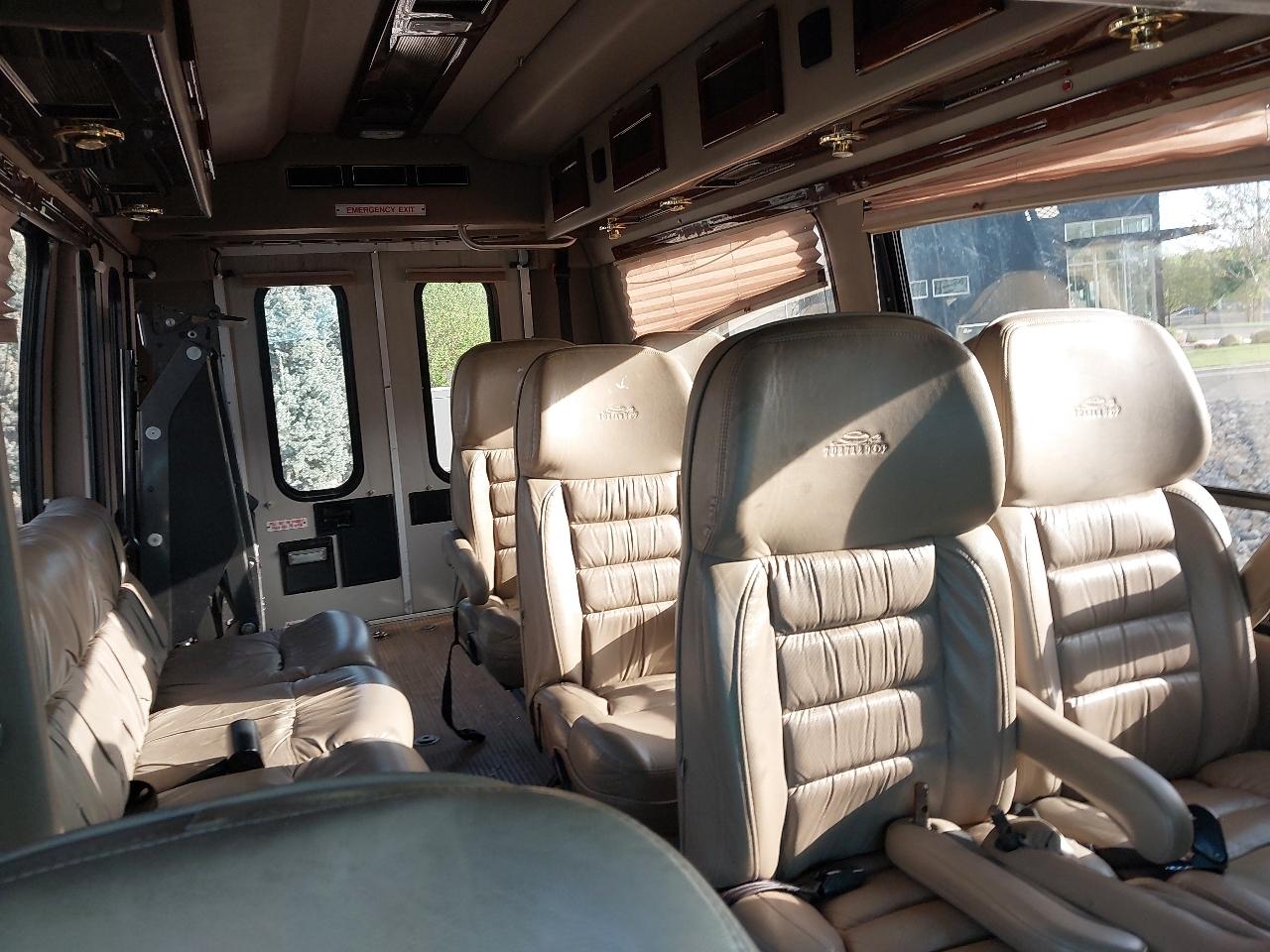 Chevrolet Express Commercial Cutaway 139" WB C7L DRW 2006