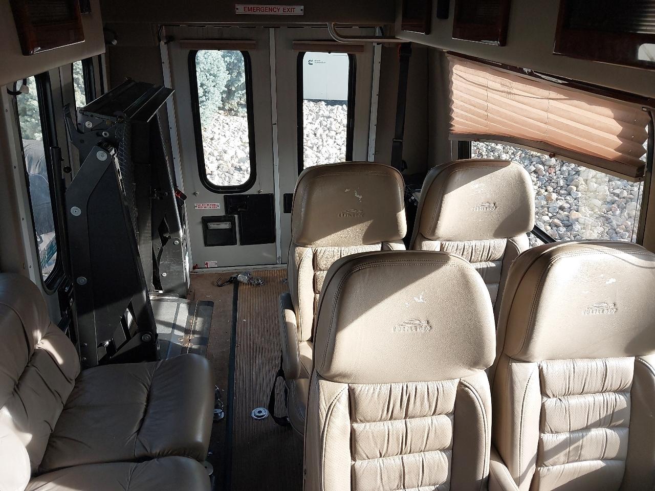 Chevrolet Express Commercial Cutaway 139" WB C7L DRW 2006