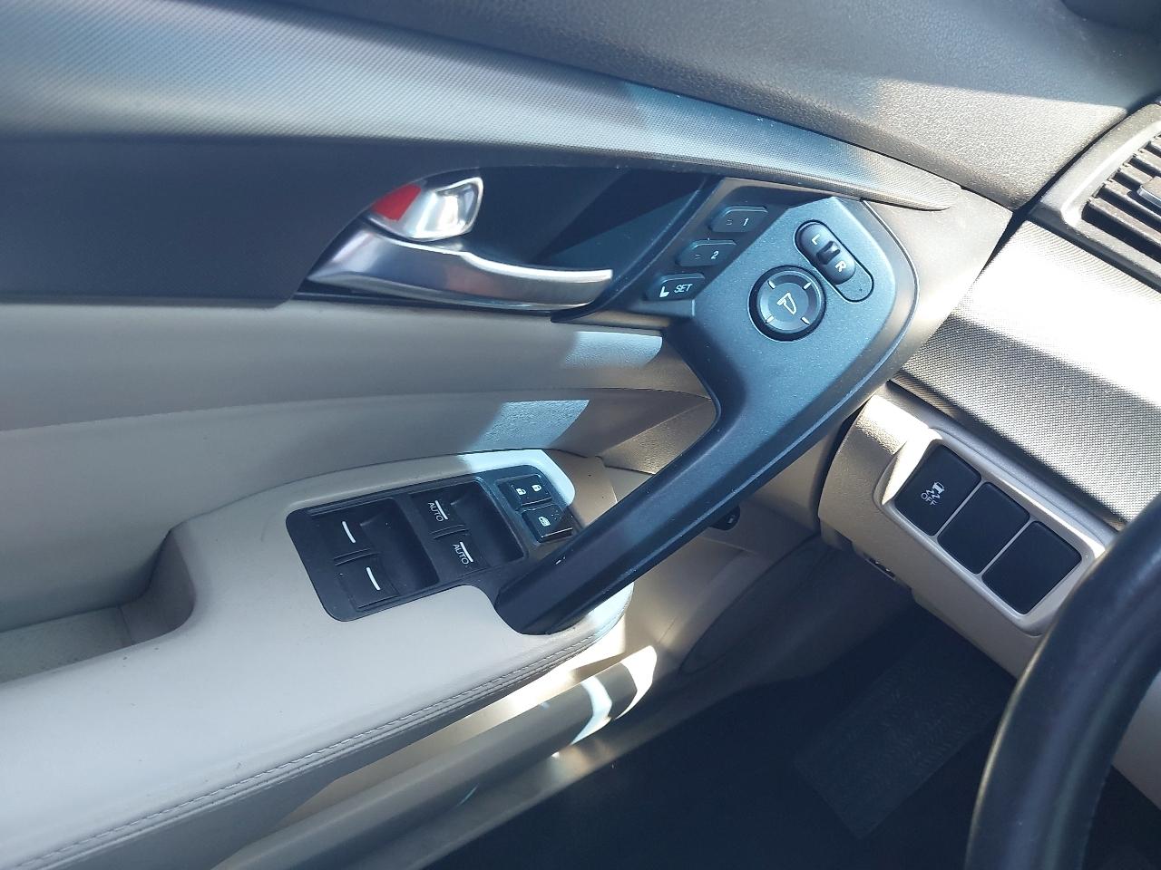 Acura TL 4dr Sdn Auto 2WD Tech 2014