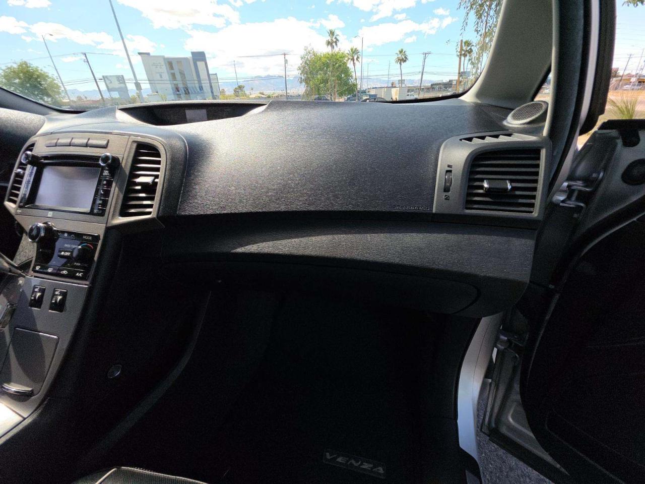 Toyota Venza 4dr Wgn V6 FWD Limited (Natl) 2013