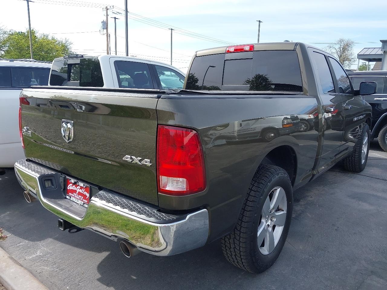 RAM 1500 4WD Quad Cab 140.5" Big Horn 2012