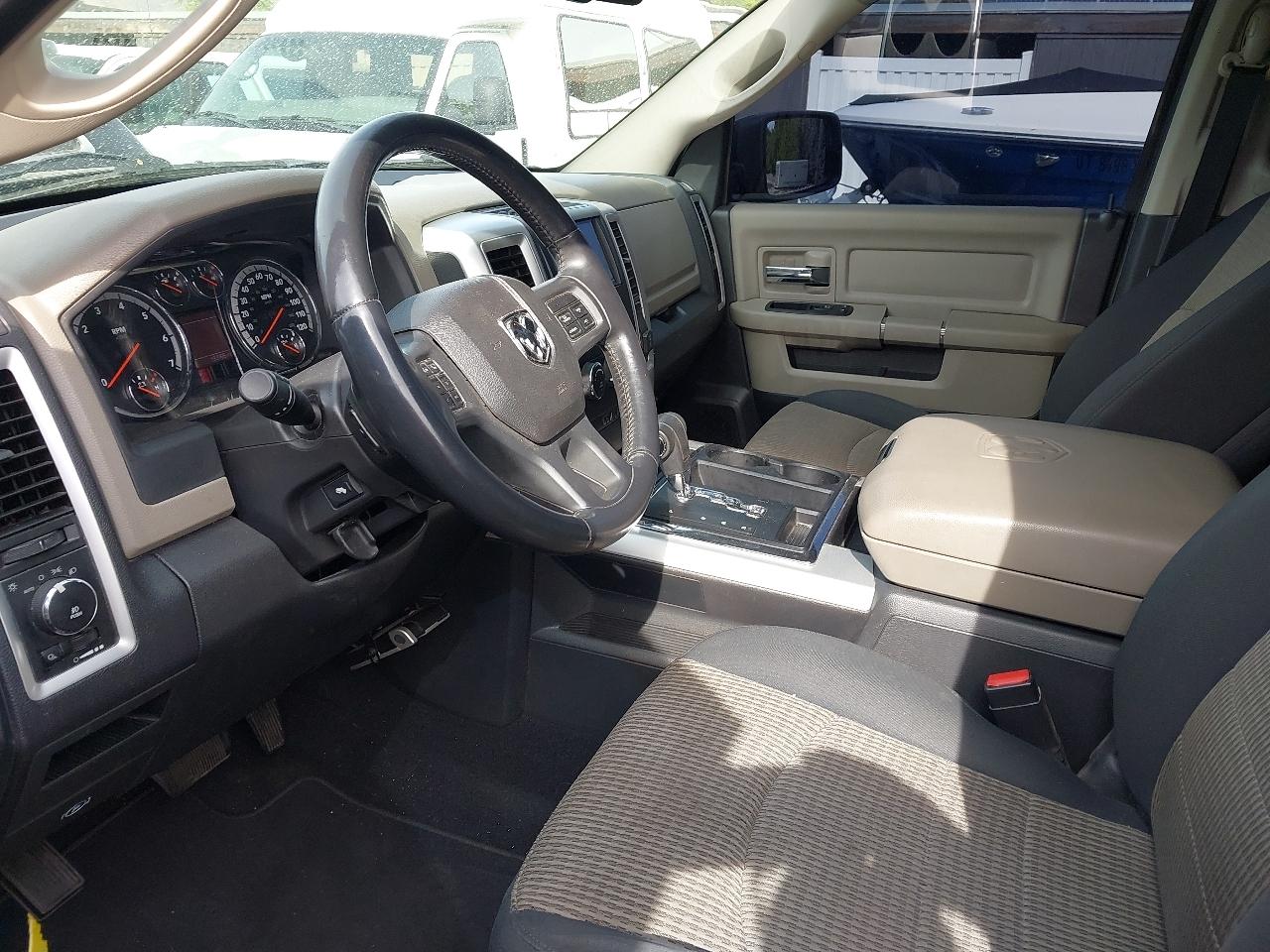 RAM 1500 4WD Quad Cab 140.5" Big Horn 2012