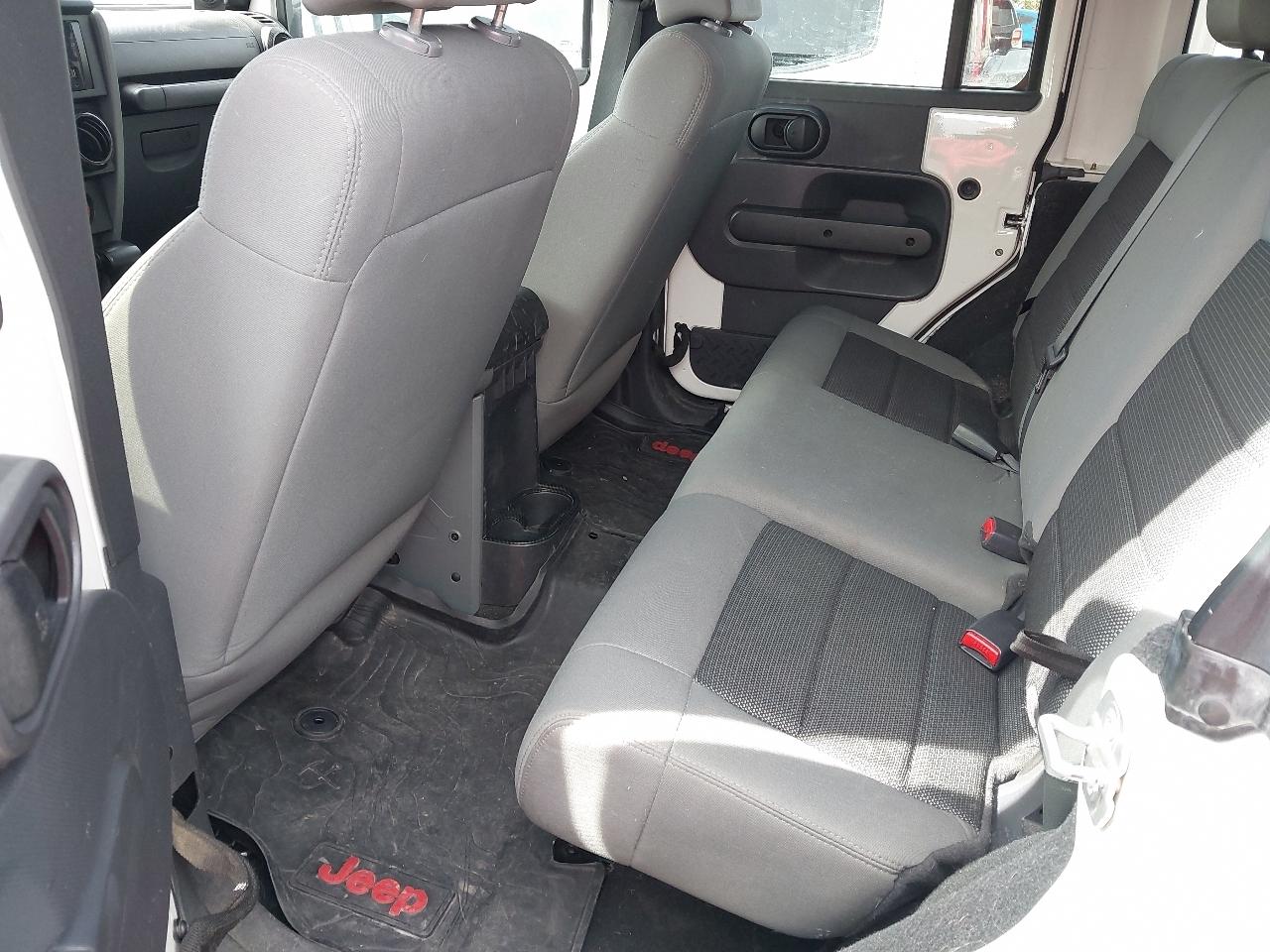 Jeep Wrangler Unlimited 4WD 4dr X 2009