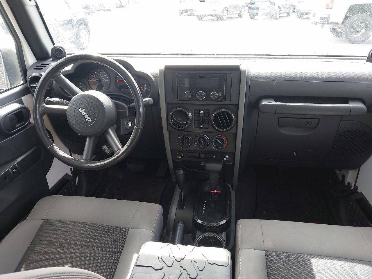 Jeep Wrangler Unlimited 4WD 4dr X 2009