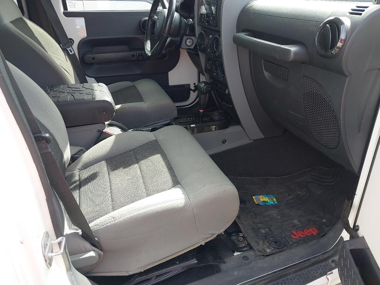 Jeep Wrangler Unlimited 4WD 4dr X 2009