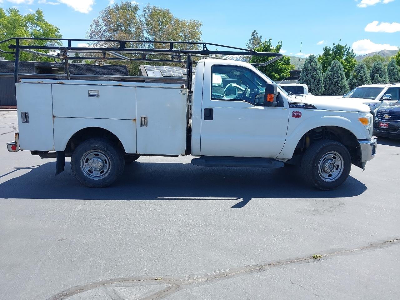Ford Super Duty F-250 SRW 4WD Reg Cab 137" XLT 2012