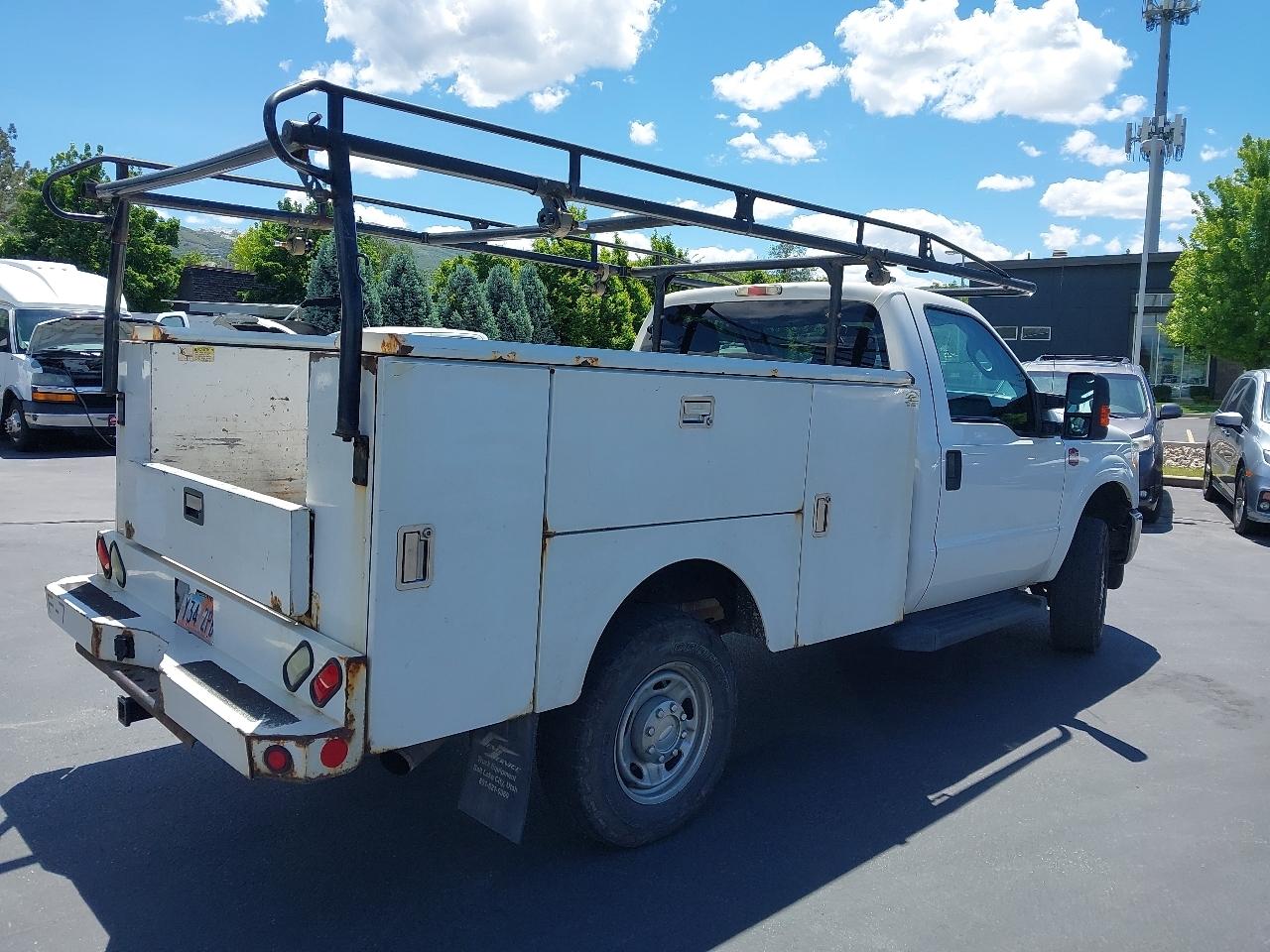 Ford Super Duty F-250 SRW 4WD Reg Cab 137" XLT 2012
