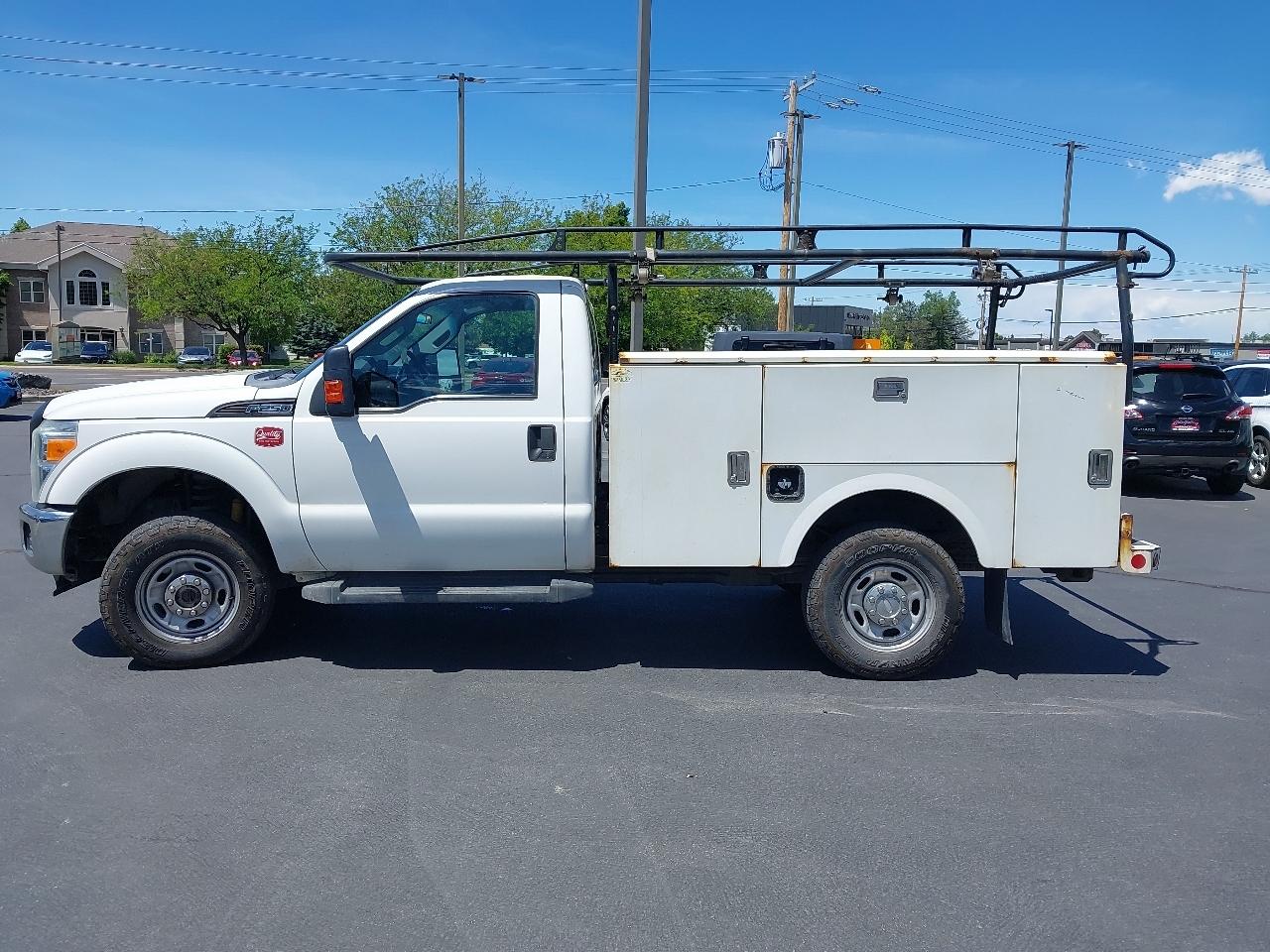 Ford Super Duty F-250 SRW 4WD Reg Cab 137" XLT 2012