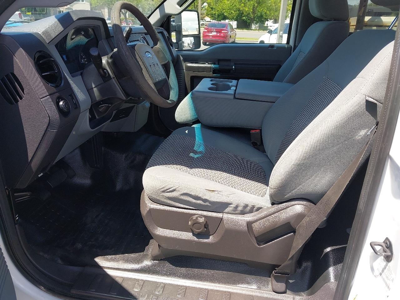 Ford Super Duty F-250 SRW 4WD Reg Cab 137" XLT 2012