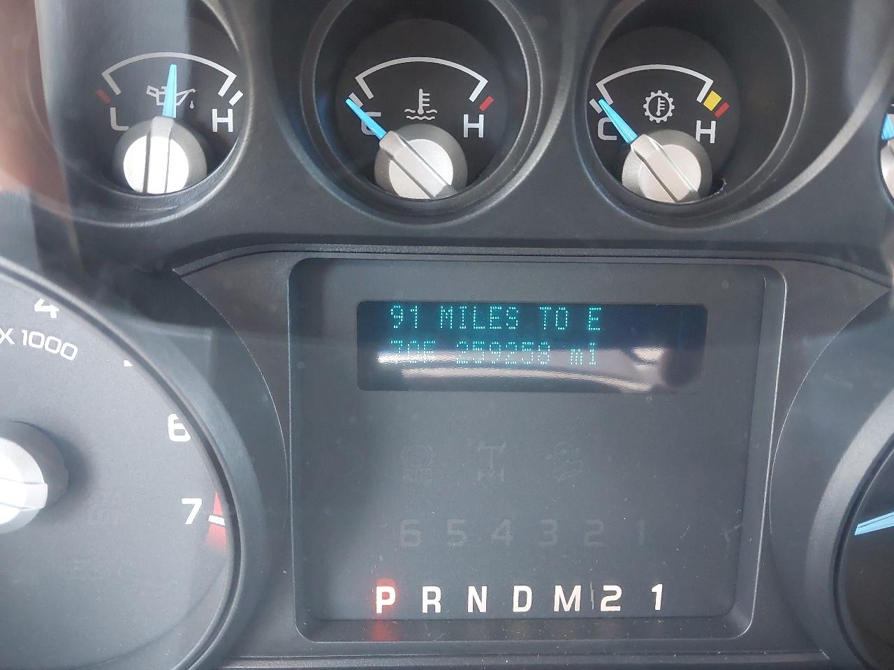 Ford Super Duty F-250 SRW 4WD Reg Cab 137" XLT 2012