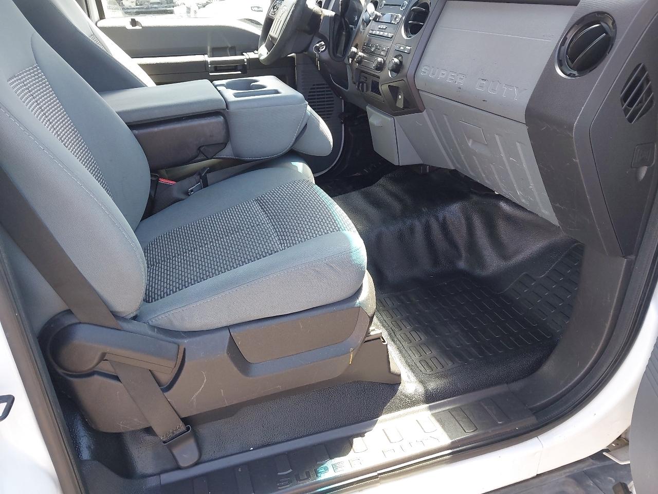 Ford Super Duty F-250 SRW 4WD Reg Cab 137" XLT 2012