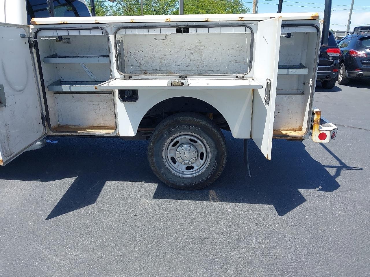 Ford Super Duty F-250 SRW 4WD Reg Cab 137" XLT 2012