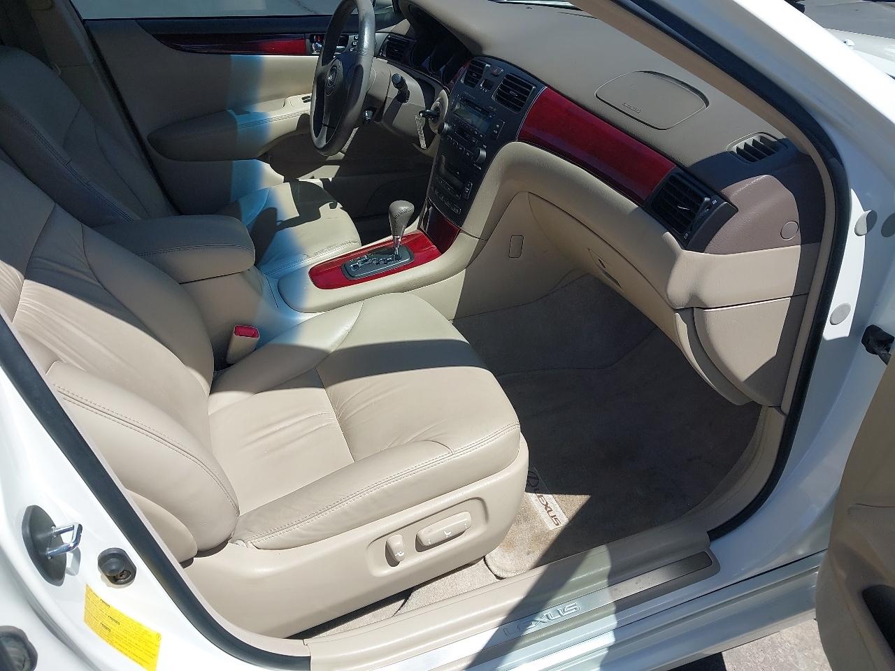 Lexus ES 330 4dr Sdn 2004