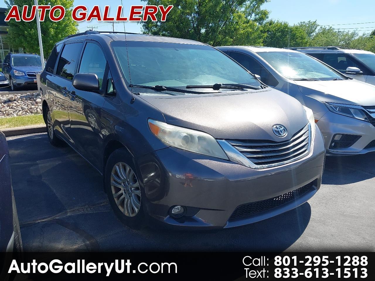 Toyota Sienna 5dr 7-Pass Van V6 XLE AAS FWD (Natl) 2013