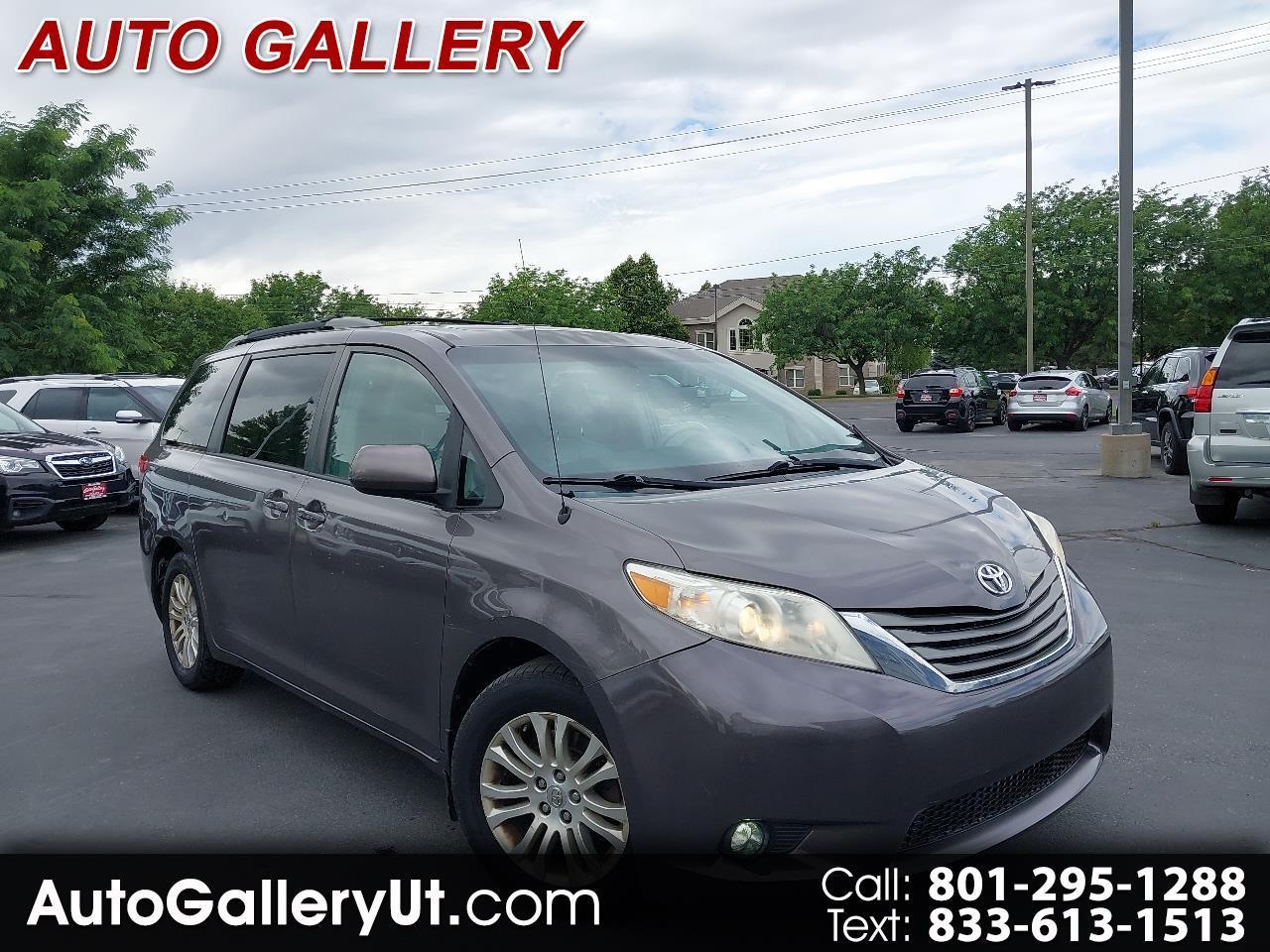 Toyota Sienna 5dr 7-Pass Van V6 XLE AAS FWD (Natl) 2013