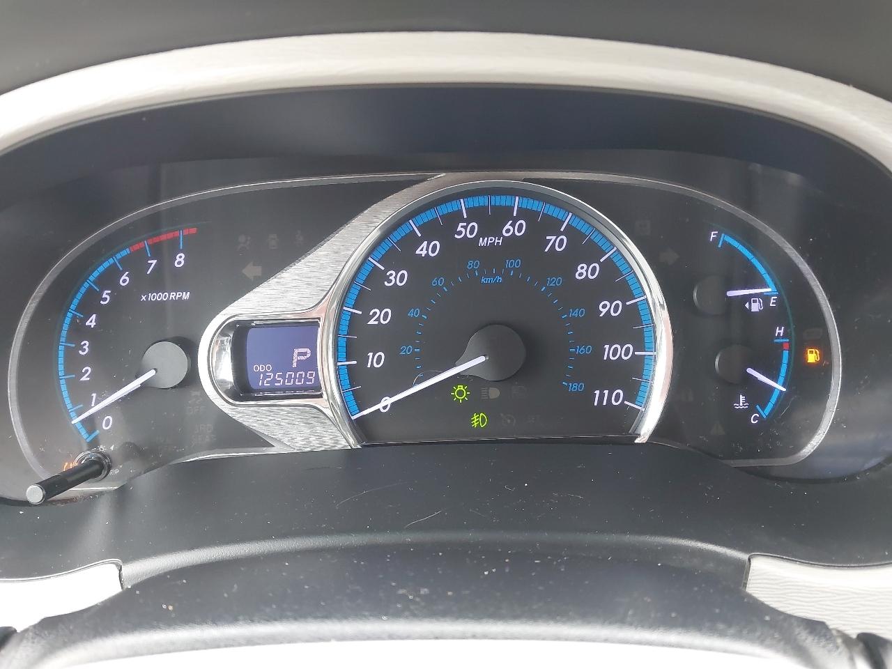 Toyota Sienna 5dr 7-Pass Van V6 XLE AAS FWD (Natl) 2013