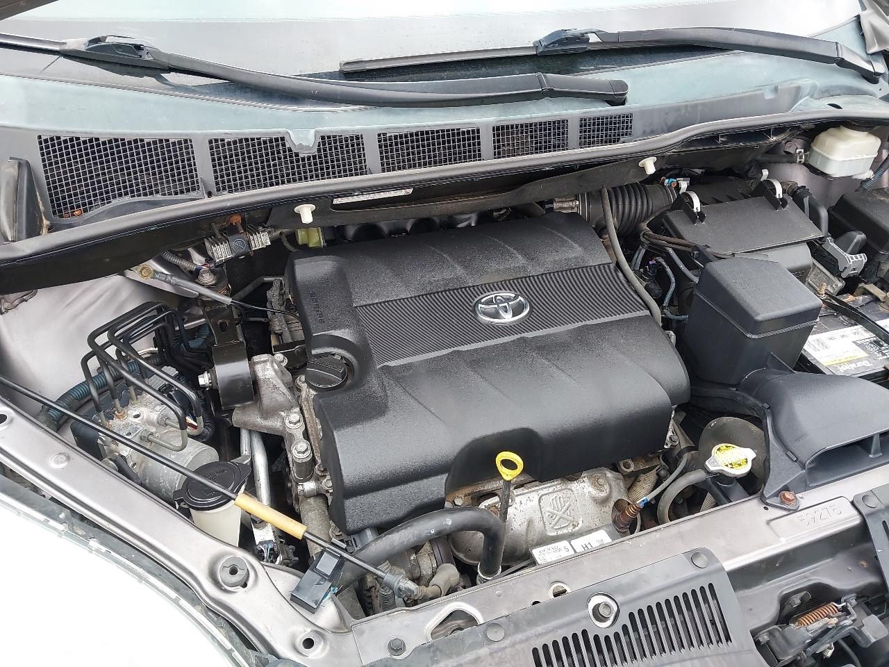 Toyota Sienna 5dr 7-Pass Van V6 XLE AAS FWD (Natl) 2013