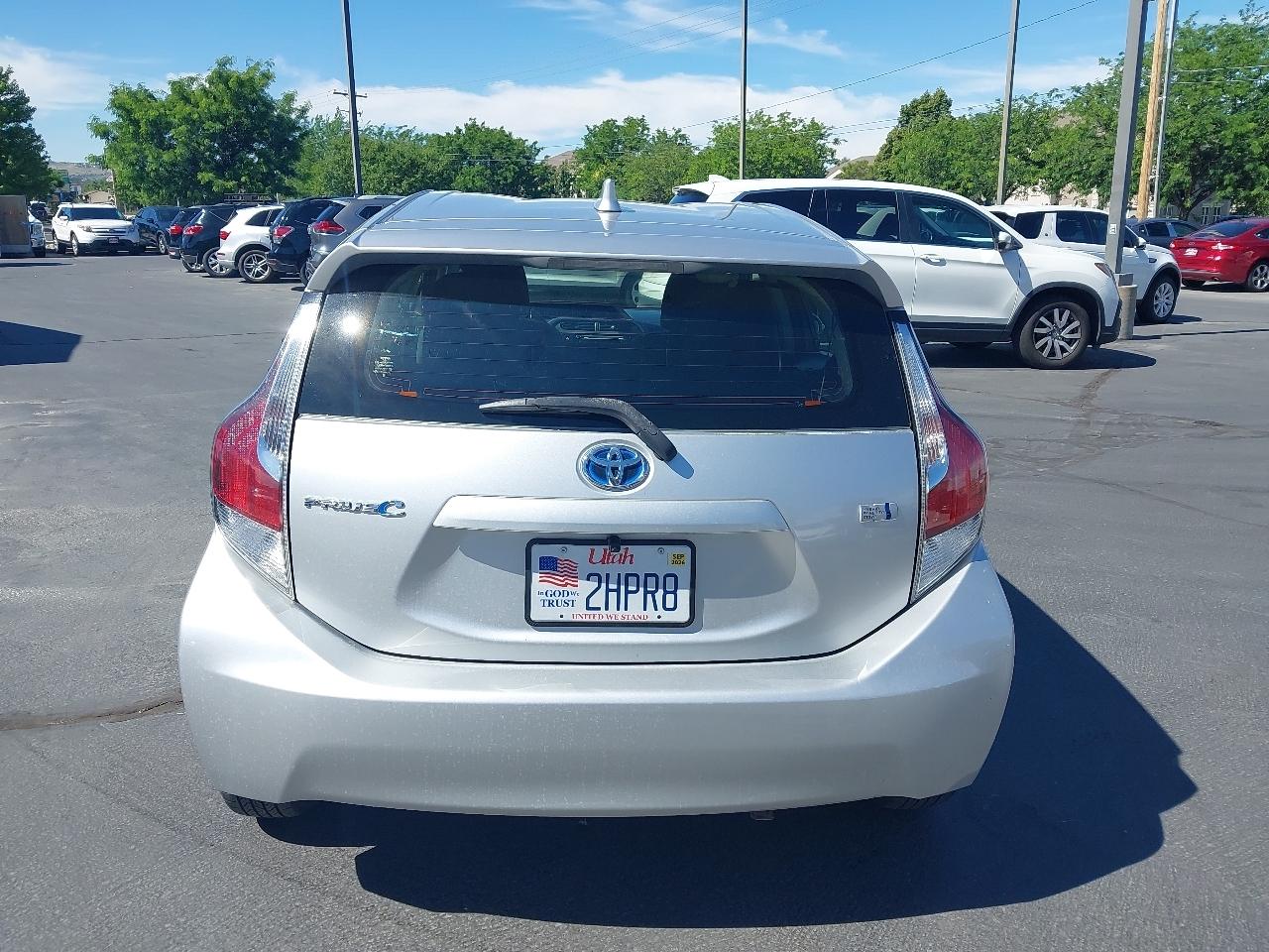 Toyota Prius c 5dr HB Three (Natl) 2015