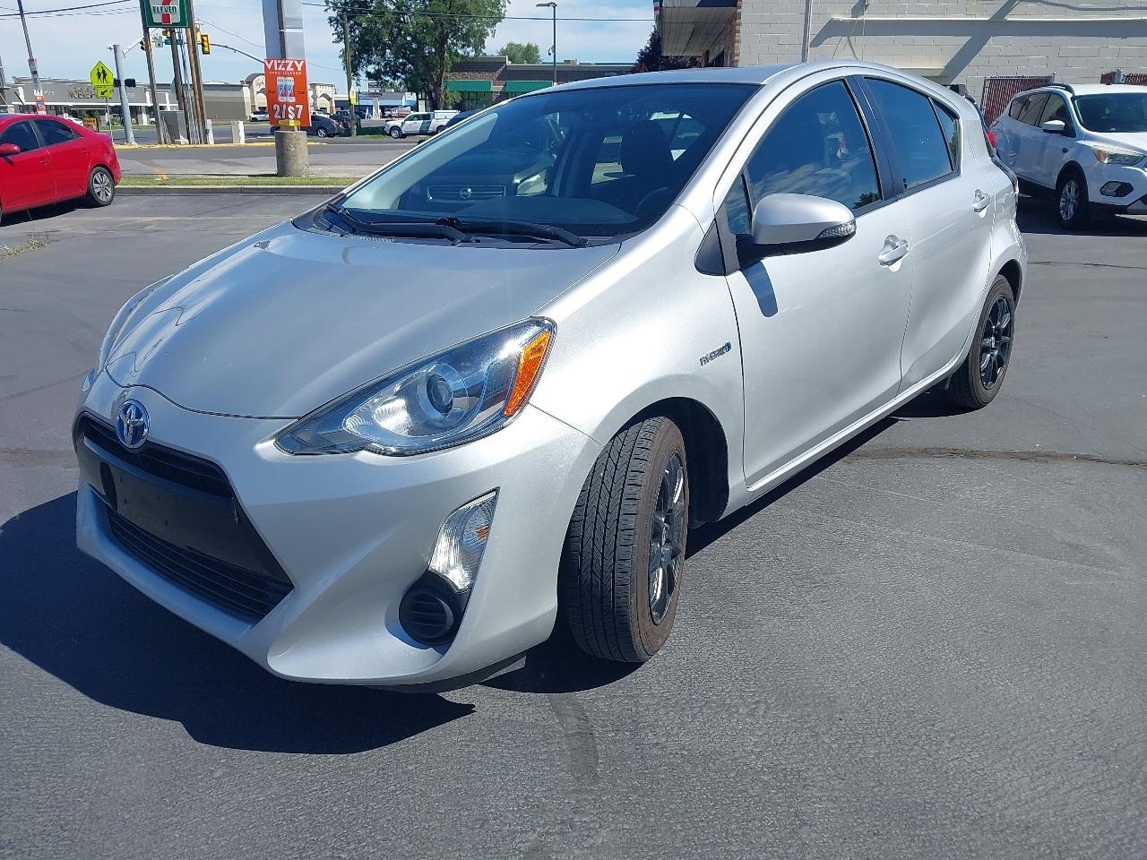 Toyota Prius c 5dr HB Three (Natl) 2015