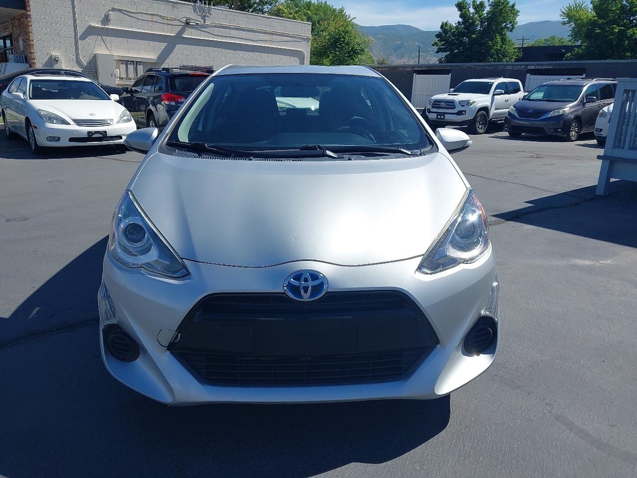 Toyota Prius c 5dr HB Three (Natl) 2015