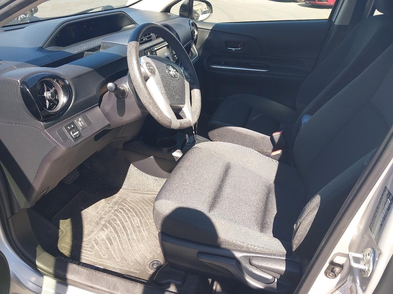 Toyota Prius c 5dr HB Three (Natl) 2015