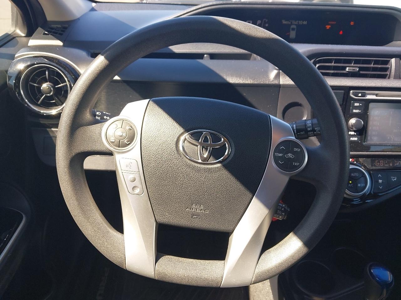 Toyota Prius c 5dr HB Three (Natl) 2015