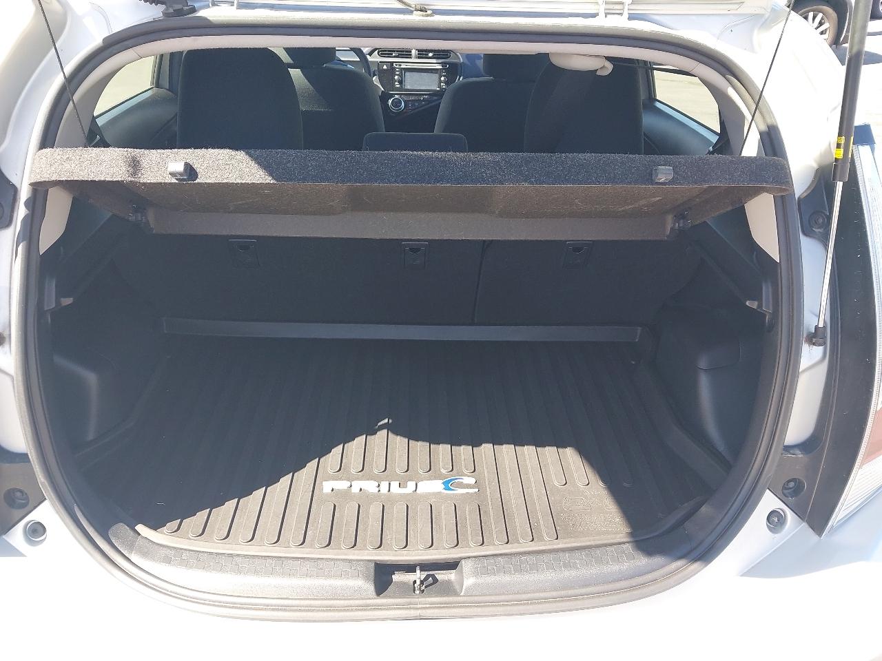 Toyota Prius c 5dr HB Three (Natl) 2015