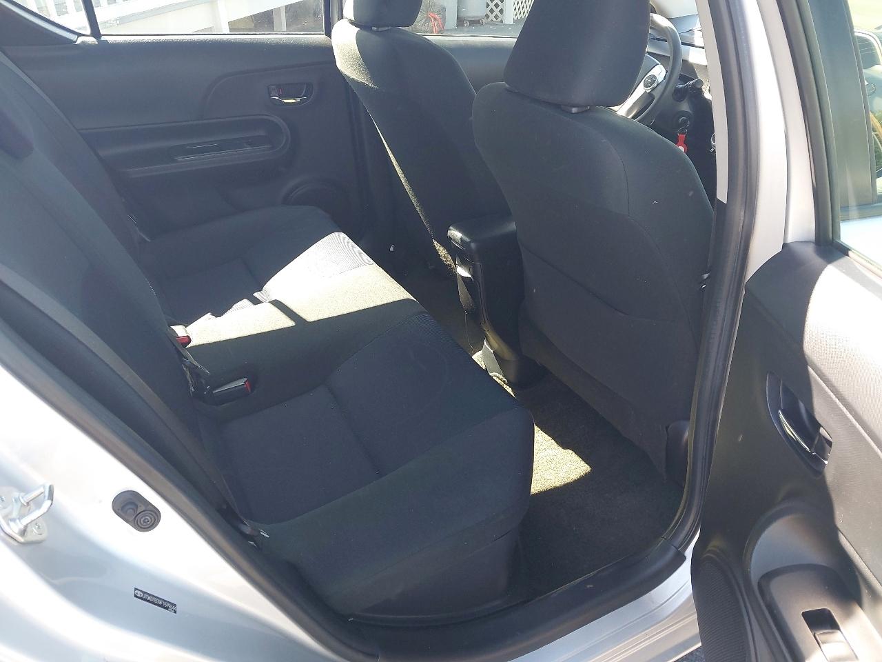 Toyota Prius c 5dr HB Three (Natl) 2015