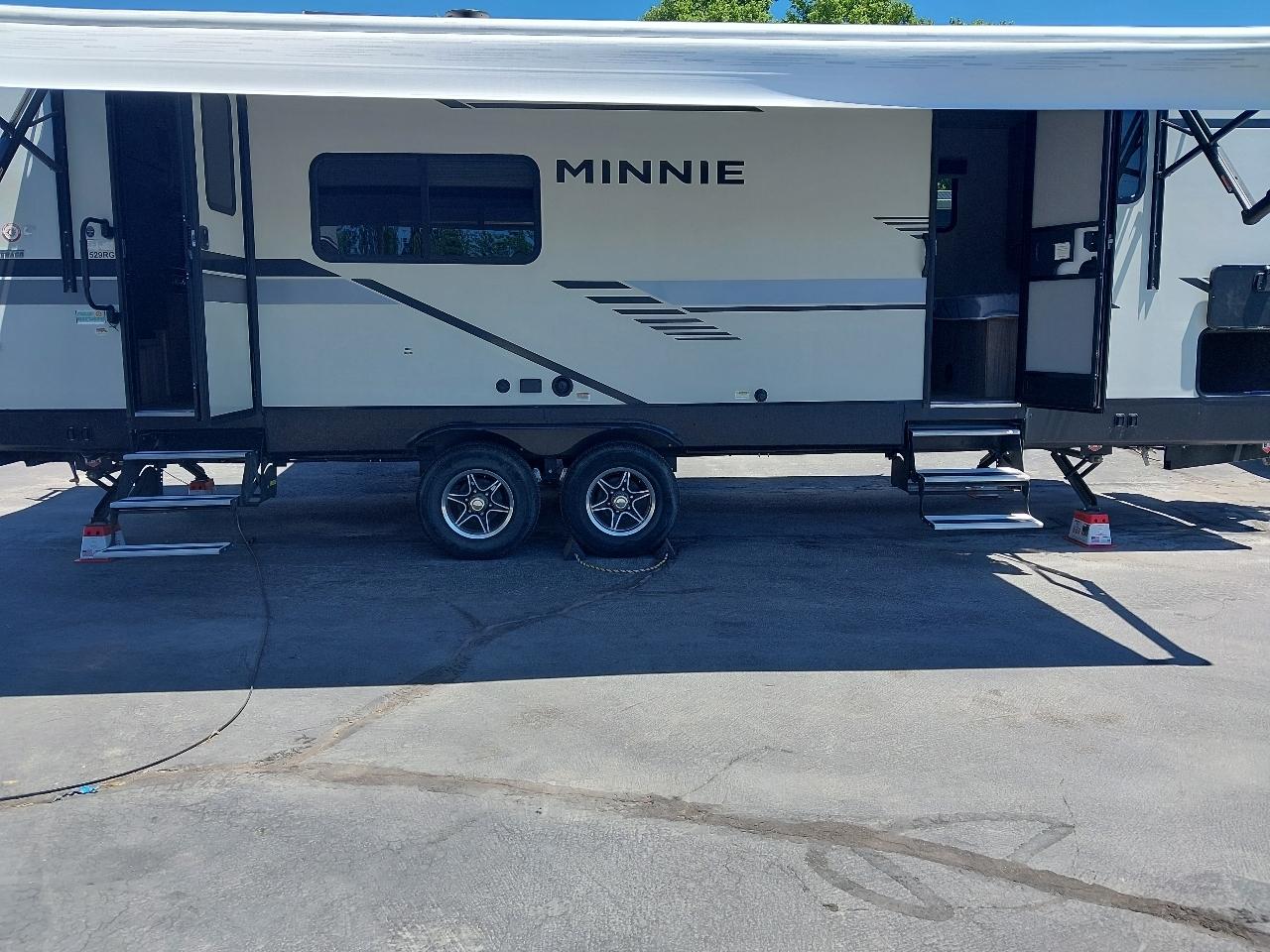 Winnebago Minnie  2021