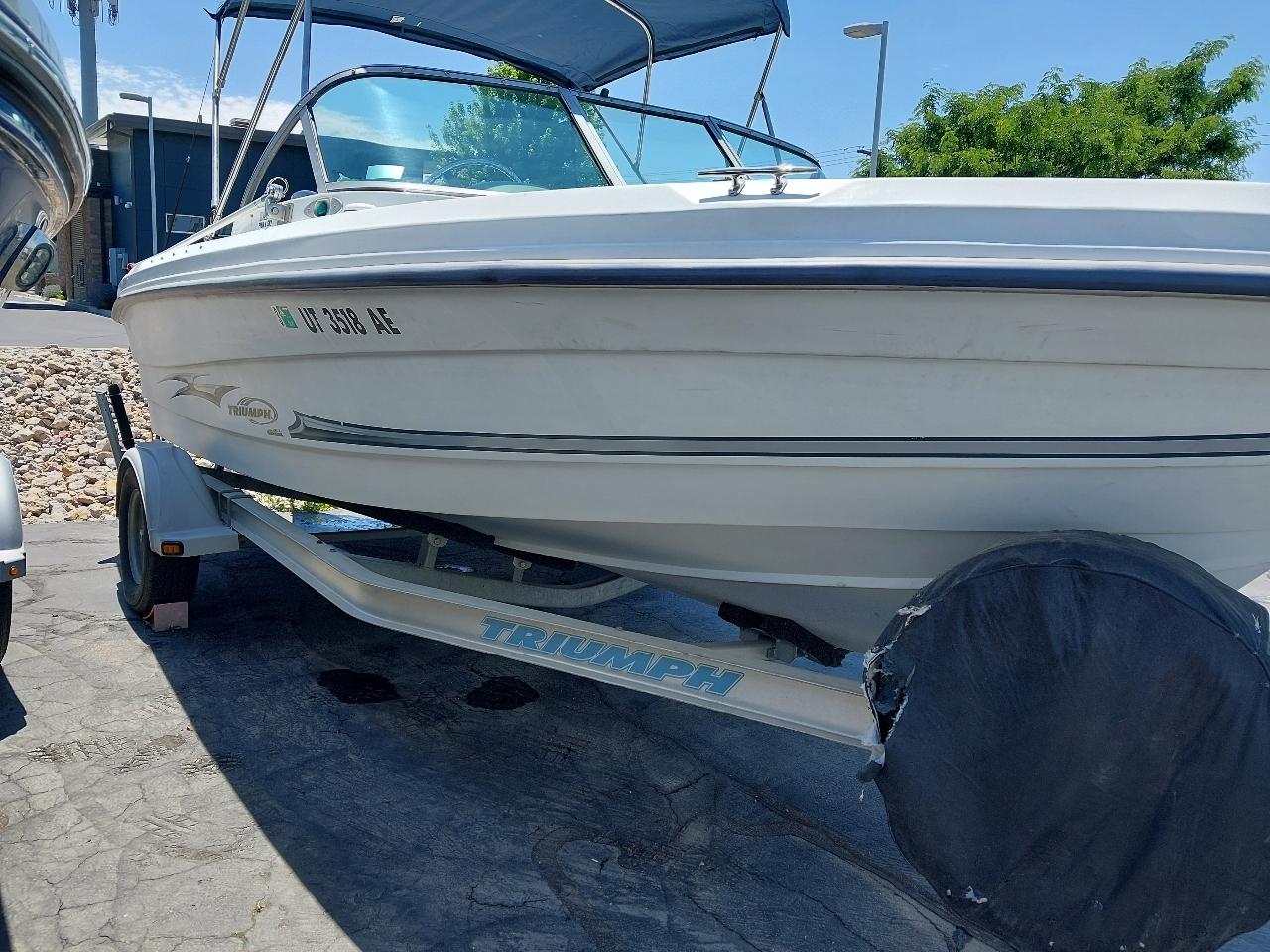 Triumph Ski Boat  2006