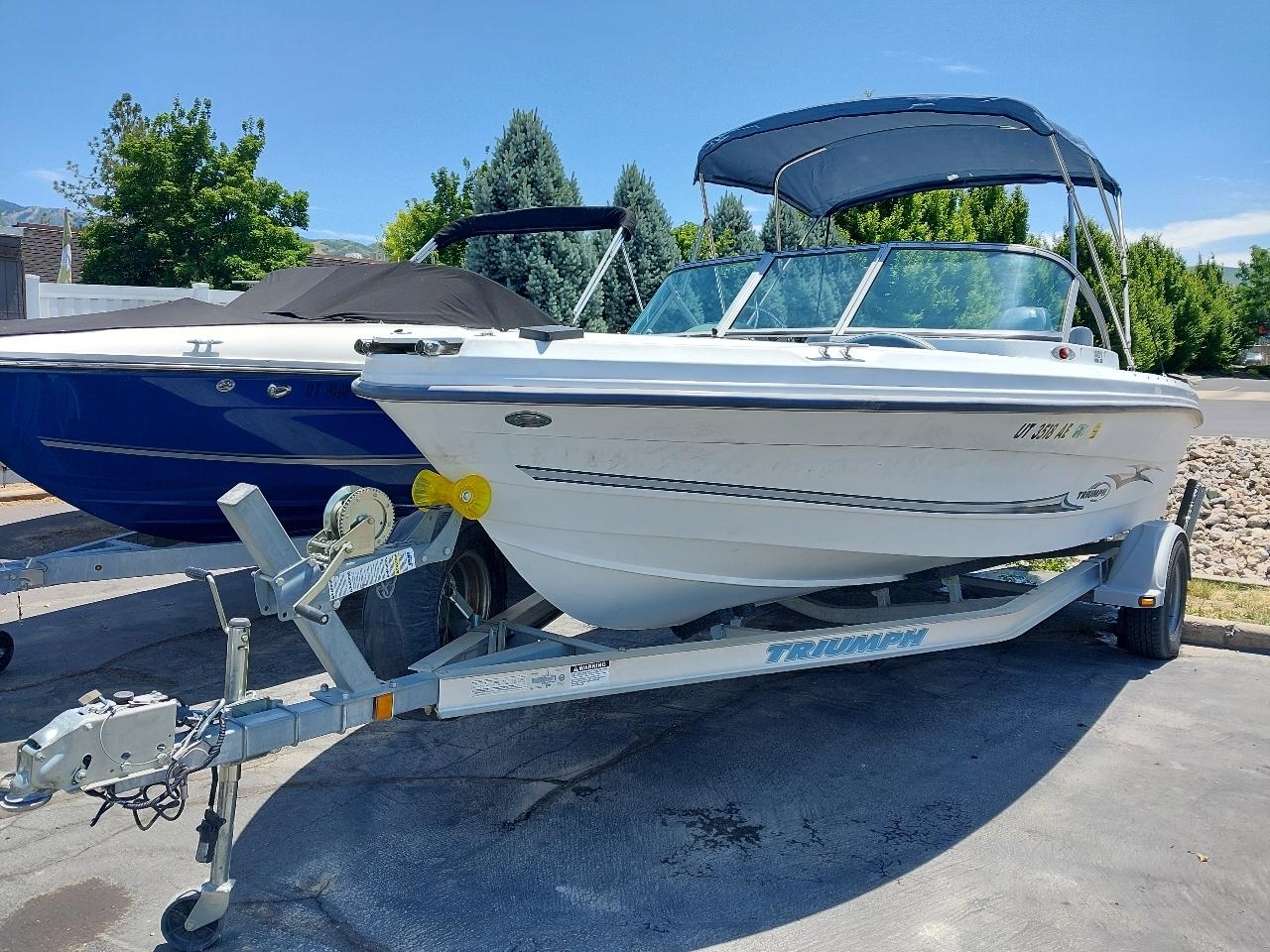 Triumph Ski Boat  2006