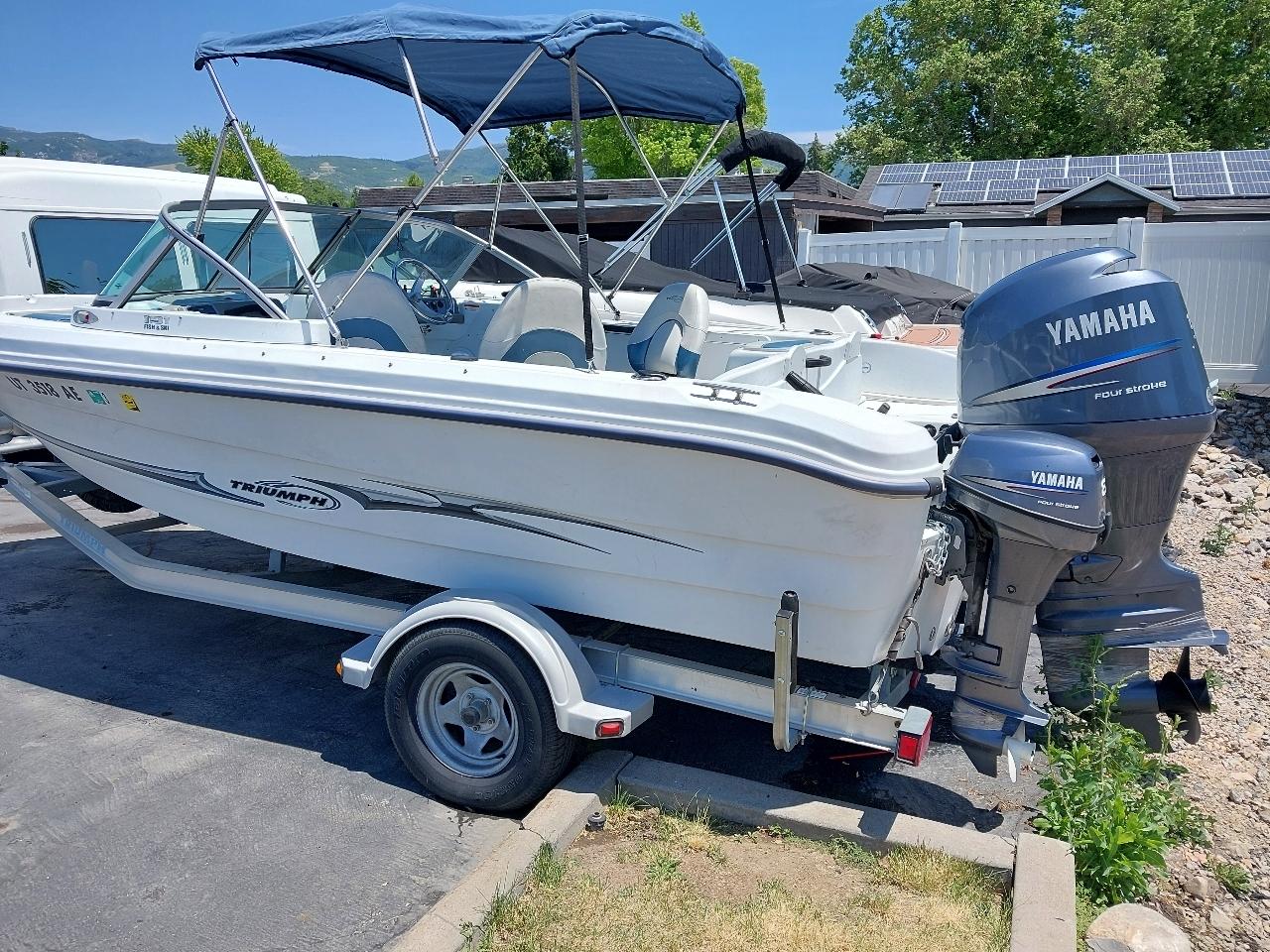 Triumph Ski Boat  2006