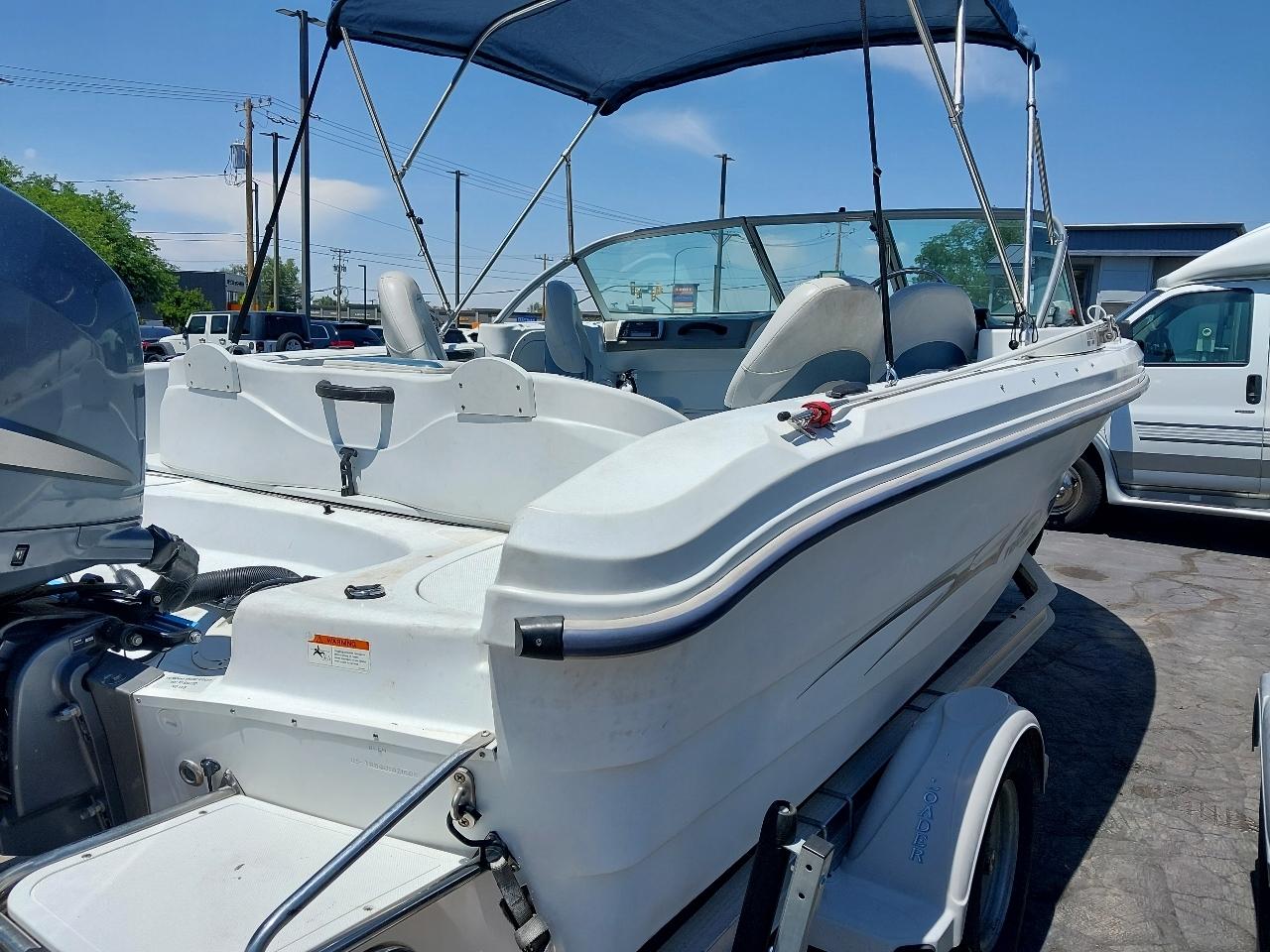 Triumph Ski Boat  2006