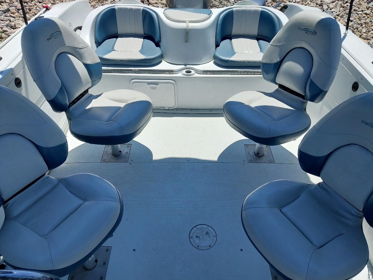 Triumph Ski Boat  2006
