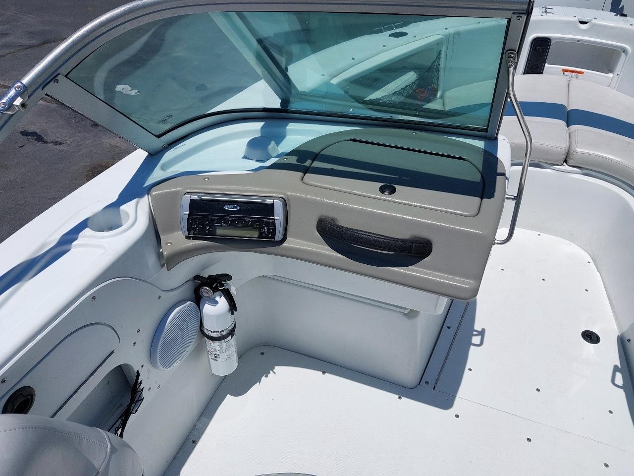 Triumph Ski Boat  2006