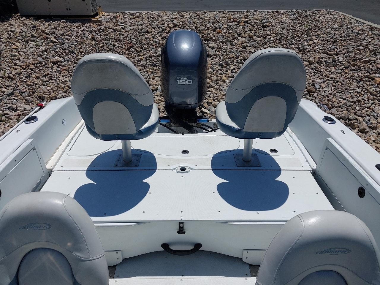 Triumph Ski Boat  2006