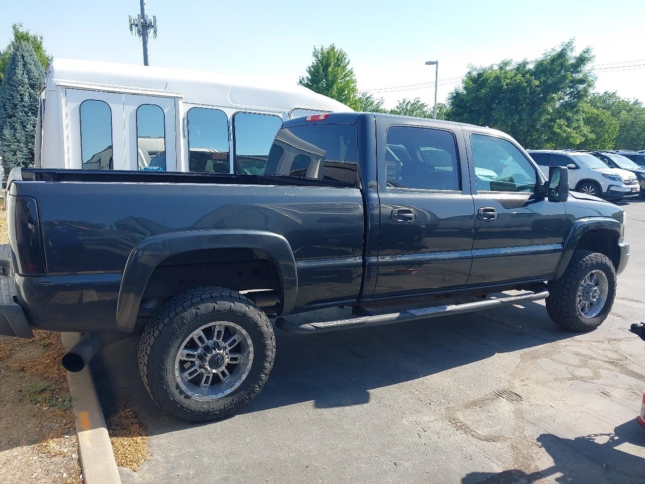 GMC Sierra 2500HD Crew Cab 153" WB 4WD SLT 2005