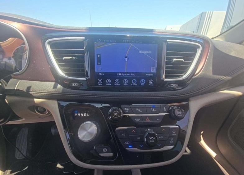 Chrysler Pacifica Limited FWD 2017