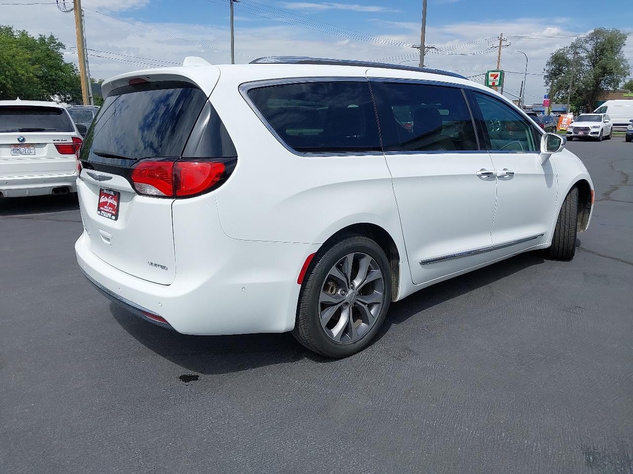 Chrysler Pacifica Limited FWD 2017