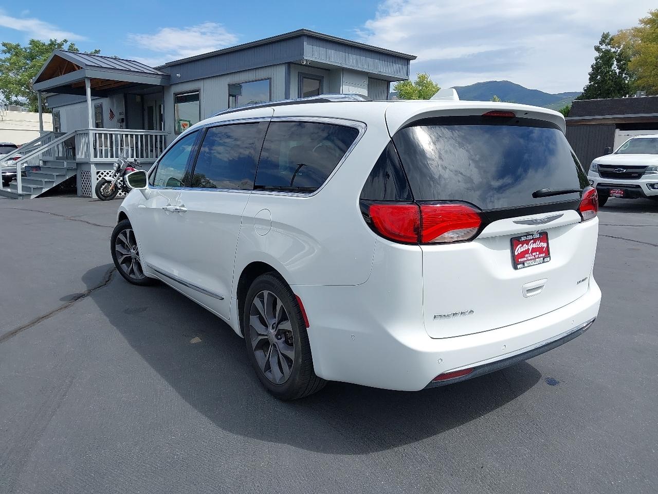 Chrysler Pacifica Limited FWD 2017