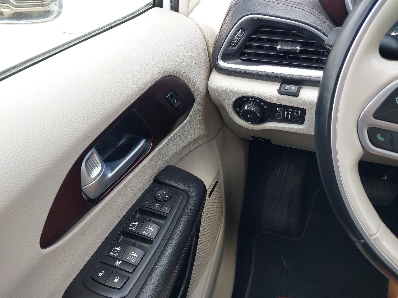 Chrysler Pacifica Limited FWD 2017