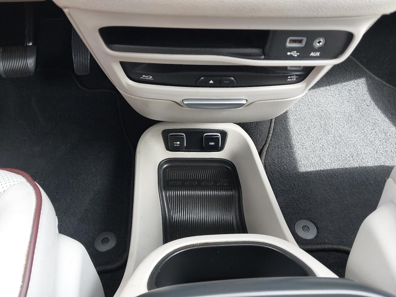 Chrysler Pacifica Limited FWD 2017