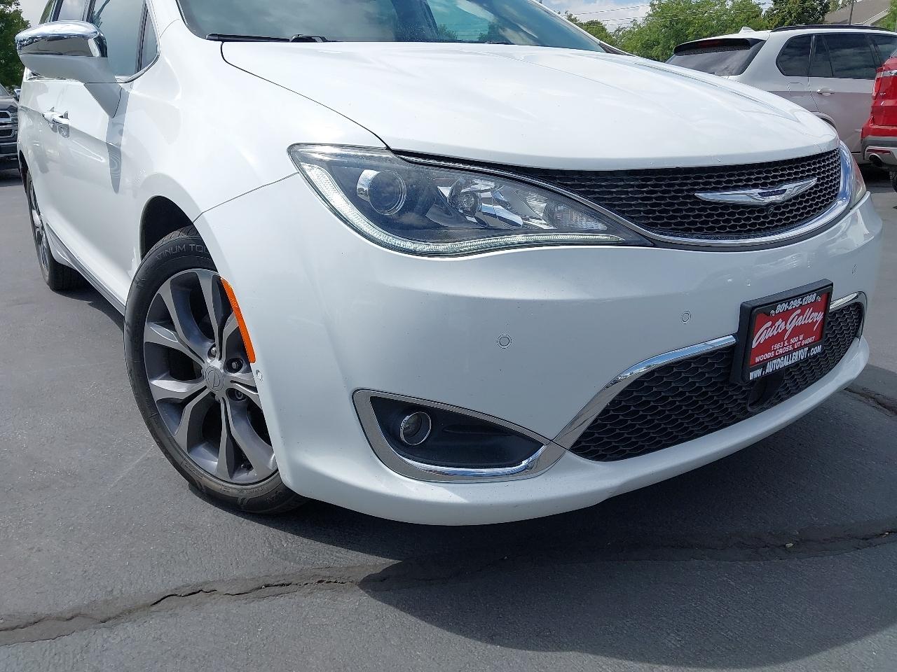 Chrysler Pacifica Limited FWD 2017
