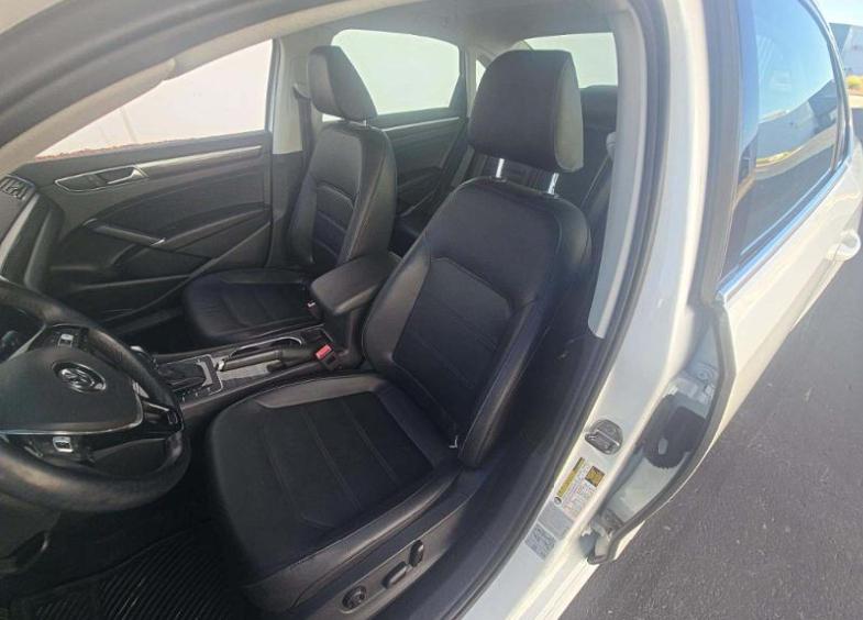 Volkswagen Passat 4dr Sdn 1.8T Auto SE 2016