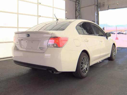 Subaru Impreza Sedan 4dr CVT 2.0i Premium 2015