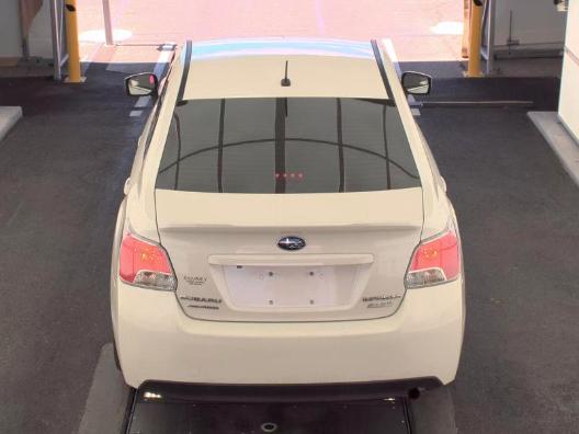 Subaru Impreza Sedan 4dr CVT 2.0i Premium 2015