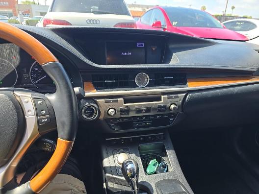 Lexus ES 300h 4dr Sdn Hybrid 2013
